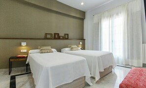 Spa - House above the Tajo with pool in Ronda, Malaga (Ronda)