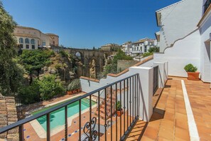 Property grounds - House above the Tajo with pool in Ronda, Malaga (Ronda)