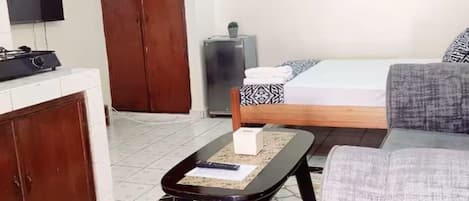 WiFi, bed sheets