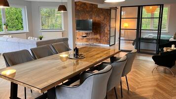 Apartment | Dining