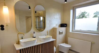 Very Large Apartment With Private Sauna