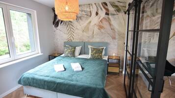 Apartment | 3 bedrooms, individually furnished, bed sheets