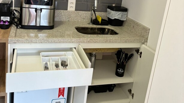 Macchina per tè/caffè, frigorifero, microonde
