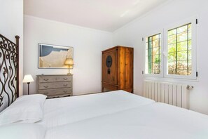 Room - Traditional design finca in Mallorca with pool (Porto Cristo)