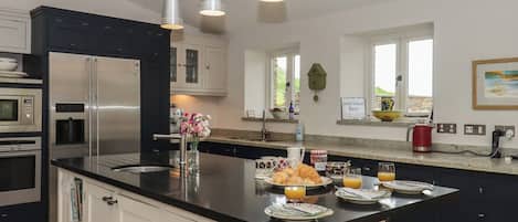 Dishwasher, cookware/dishes/utensils