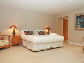 4 bedrooms, individually decorated, individually furnished, free WiFi - Lower Velwell Barn (Totnes)