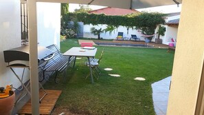 Outdoor dining - Vrbo Property (Cabriès)