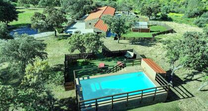 Stone house with pool near Llerena, Badajoz