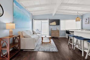 TV - Blue Heron Perch - garage - 5 min walk to beach (Newport Beach)