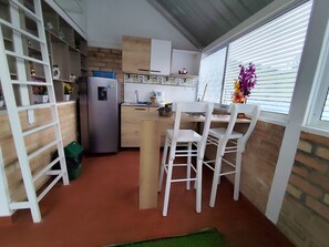 Familie huisje, 1 slaapkamer, keuken, uitzicht op gebergte | Dineren