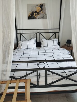 1 bedroom, iron/ironing board, WiFi, bed sheets - Athenian Riviera Suite ~Ano Voula (Athens)