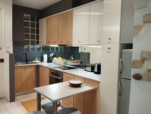Private kitchen - Athenian Riviera Suite ~Ano Voula (Athens)