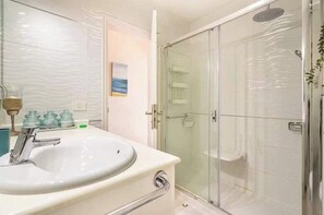 Shower, hair dryer, towels - Costa Caleta 1 - Two Bed (La Caleta)