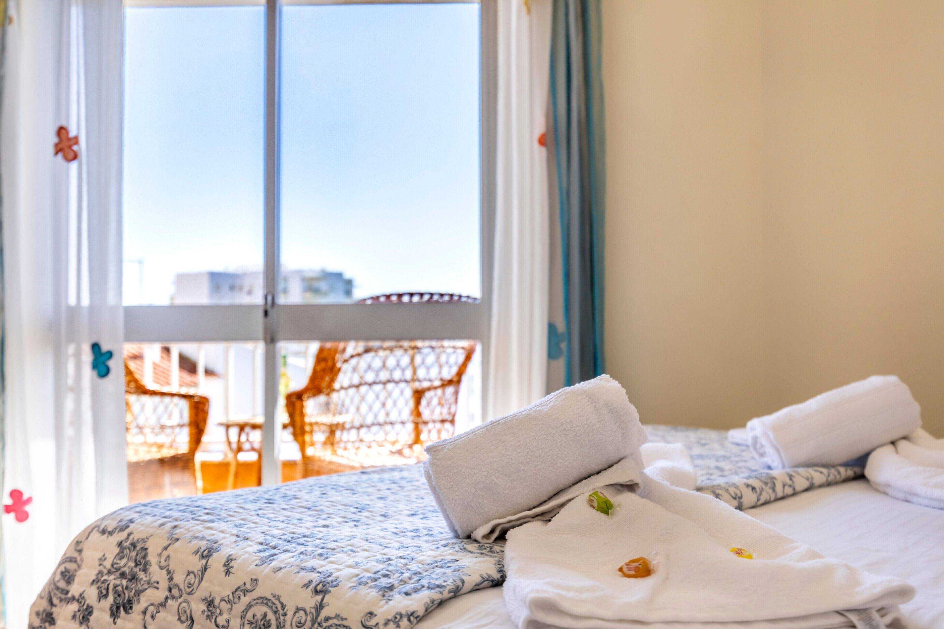 Iron/ironing board, WiFi, bed sheets