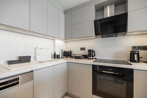 Villa, 4 Schlafzimmer, Raucher, eigener Pool | Innenbereich