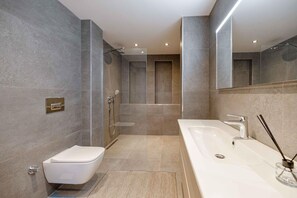 Villa, 4 Schlafzimmer, Raucher, eigener Pool | 4 Schlafzimmer