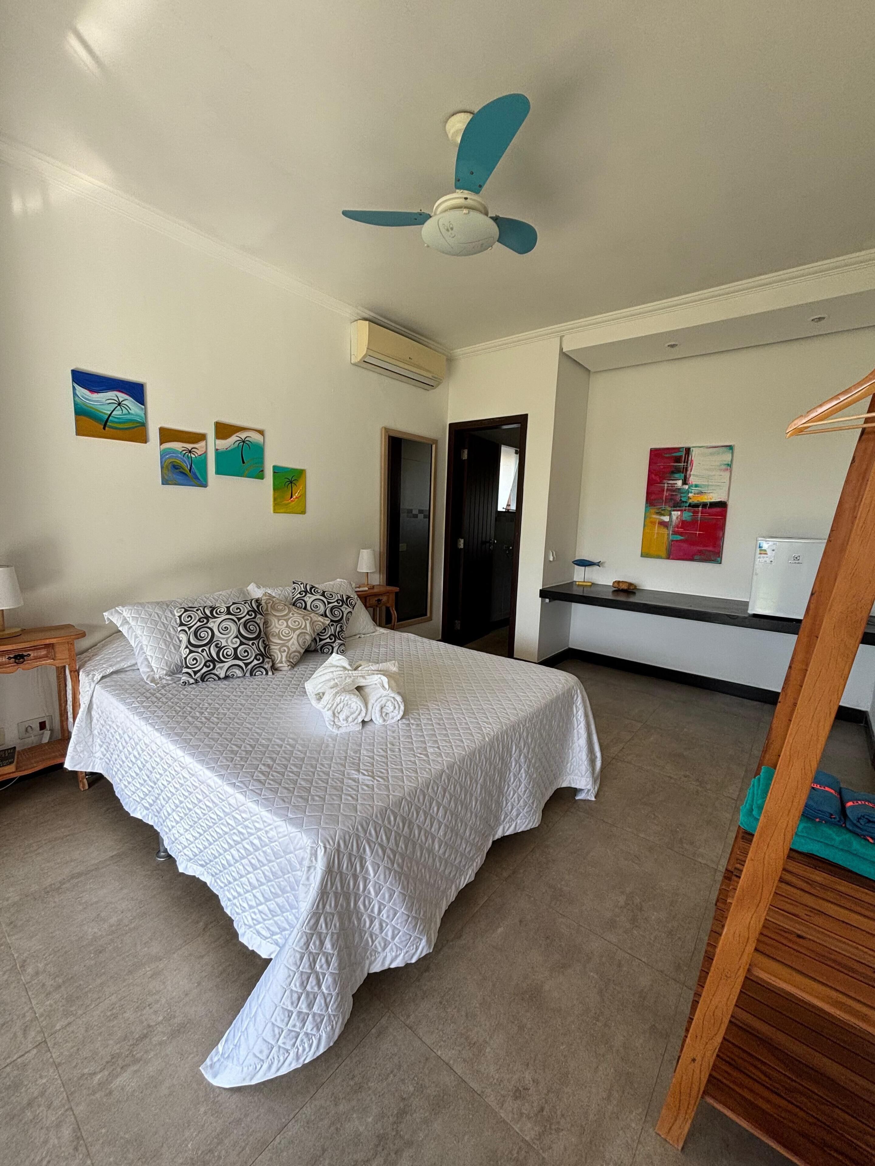 Minibar, wifi gratis y ropa de cama 
