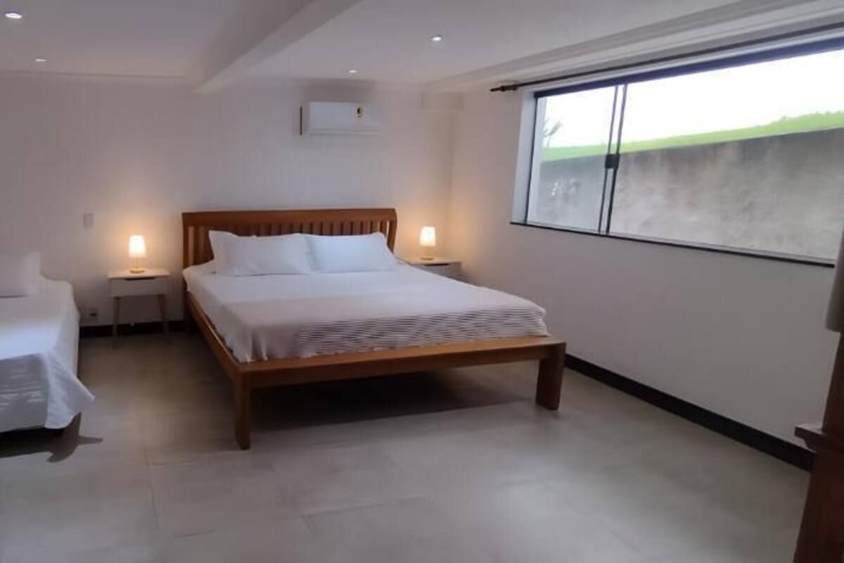 Standard Triple Room | Minibar, kostenloses WLAN, Bettwäsche