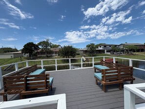 Outdoor dining - Experience coastal comfort on the canals of Laguna Madre at a 3bd/2bath retreat! (Corpus Christi)