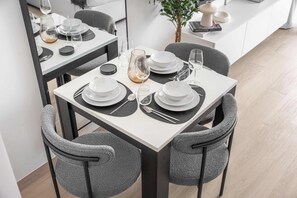 Dining - Free housekeeping visits during your stay - StayShort - Beauriful Modern Studio that Sleeps 4 at Riviera Beachfront (Meydan)