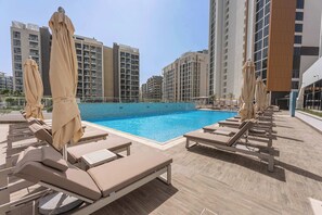 Pool - Free housekeeping visits during your stay - StayShort - Modern Studio that Sleeps 4 at Riviera Beachfront (Meydan)