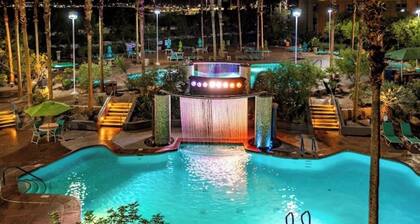 Spacious 4-bedroom condo in peaceful Las Vegas with AC and gym