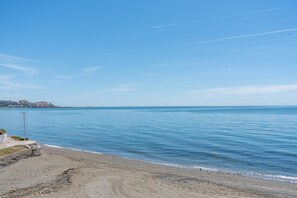 On the beach - Apartment 'Siente El Mar' with Sea View, Wi-Fi and Air Conditioning (Estepona)