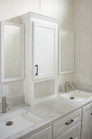 Cabin, 2 Bedrooms | Free WiFi