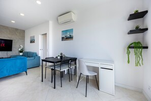 Interior - Apartment 'Prime Suite - Albufeira, Algarve' with Sea View, Wi-Fi and Air Conditioning (Albufeira)