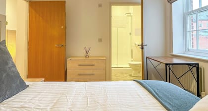 Cosy & Stylish Canterbury Apartment | Free Parking