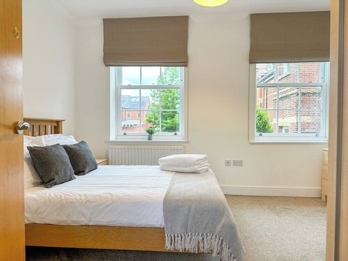 Cosy & Stylish Canterbury Apartment | Free Parking