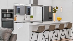 Private kitchen - Prime Location • Near Hard Rock Stadium • Pool_BBQ (Miami Gardens)