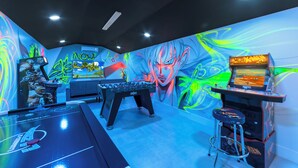 Games room - Prime Location • Near Hard Rock Stadium • Pool_BBQ (Miami Gardens)