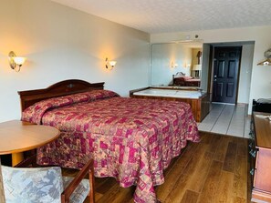 Deluxe Suite, Balcony, River View | Blackout drapes, soundproofing, iron/ironing board, free WiFi - Landmark Inn On The River (Sevierville)