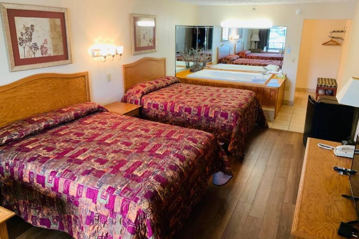 Deluxe-sviitti, parveke, jokinäköala | Pimennysverhot, äänieristys, silitysrauta/-lauta, ilmainen Wi-Fi