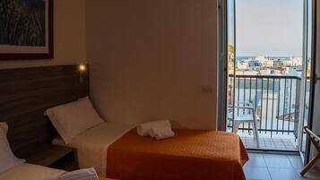 In-room safe, free WiFi, wheelchair access