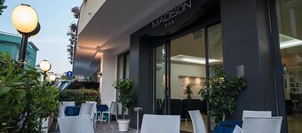 麥迪遜飯店  
