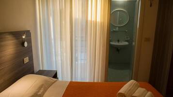 In-room safe, free WiFi, wheelchair access