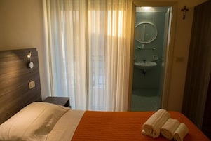 In-room safe, desk, WiFi (free), bed sheets