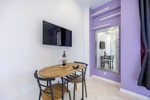 Dining - Rental unit in Albufeira · ★New · Studio · 2 beds · 1 private bathroom (Albufeira)