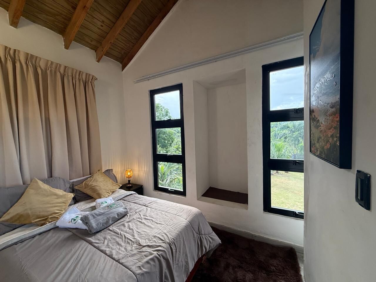 4 bedrooms, WiFi, bed sheets