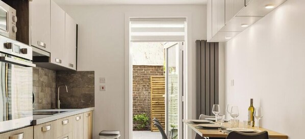 Fridge, microwave, oven, stovetop - Elegant & Relaxing 2BR Flat | Near Dollis Hill| ST (London)