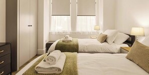 2 bedrooms, iron/ironing board, free WiFi, bed sheets - Elegant & Relaxing 2BR Flat | Near Dollis Hill| ST (London)