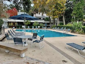 Pool - Ocean Breeze - Walk to Beach 3BR Lagoon View Villa (Hilton Head Island)