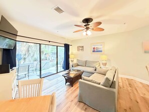 TV, offices - Ocean Breeze - Walk to Beach 3BR Lagoon View Villa (Hilton Head Island)