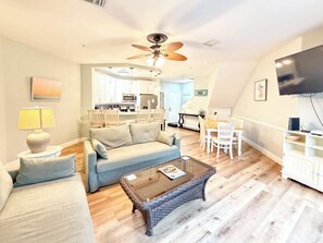 TV, offices - Ocean Breeze - Walk to Beach 3BR Lagoon View Villa (Hilton Head Island)