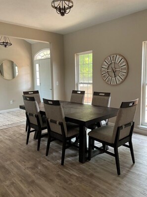 Dining - New Rental! Lake It Easy! (Huddleston)