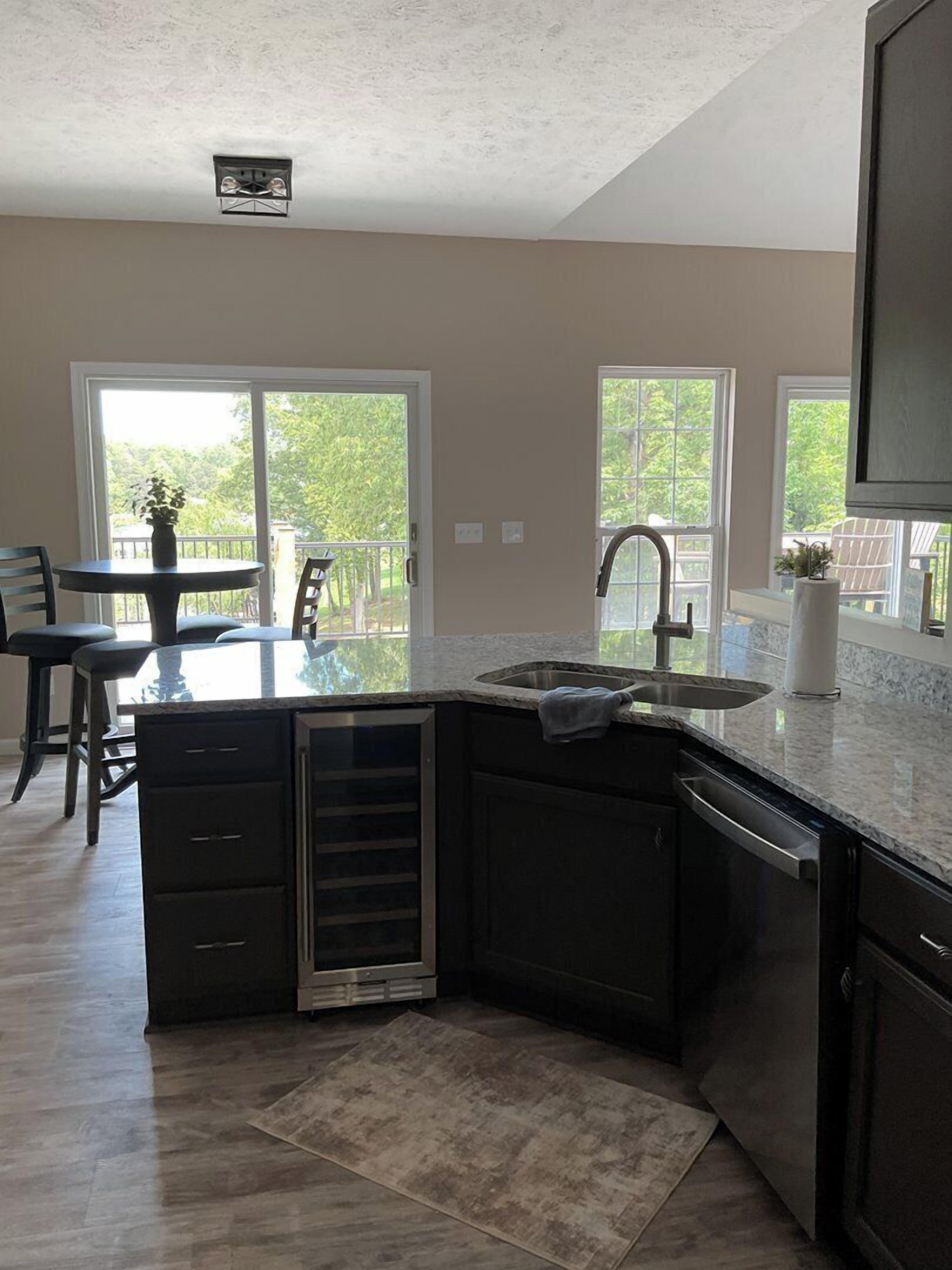Fridge, microwave, dishwasher, coffee/tea maker