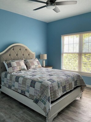 WiFi, bed sheets - New Rental! Lake It Easy! (Huddleston)