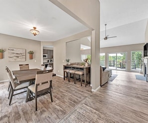 Dining - New Rental! Lake It Easy! (Huddleston)